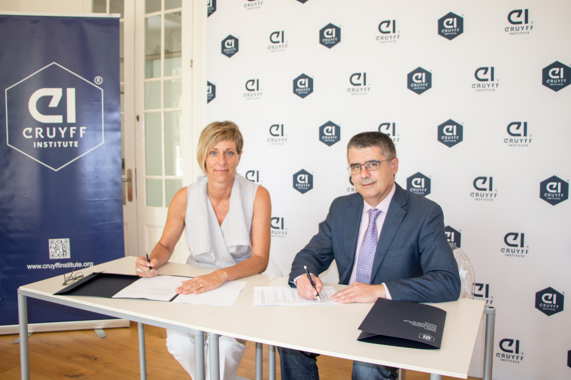 Andalusian Swimming Federation partners with Johan Cruyff Institute