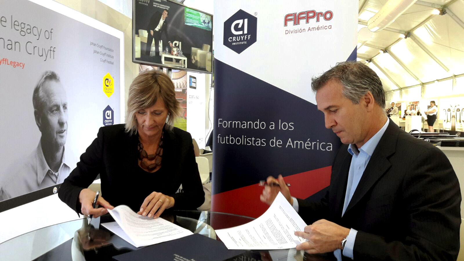 Johan Cruyff Institute and FIFPro Division Americas join forces for the professionalization of football