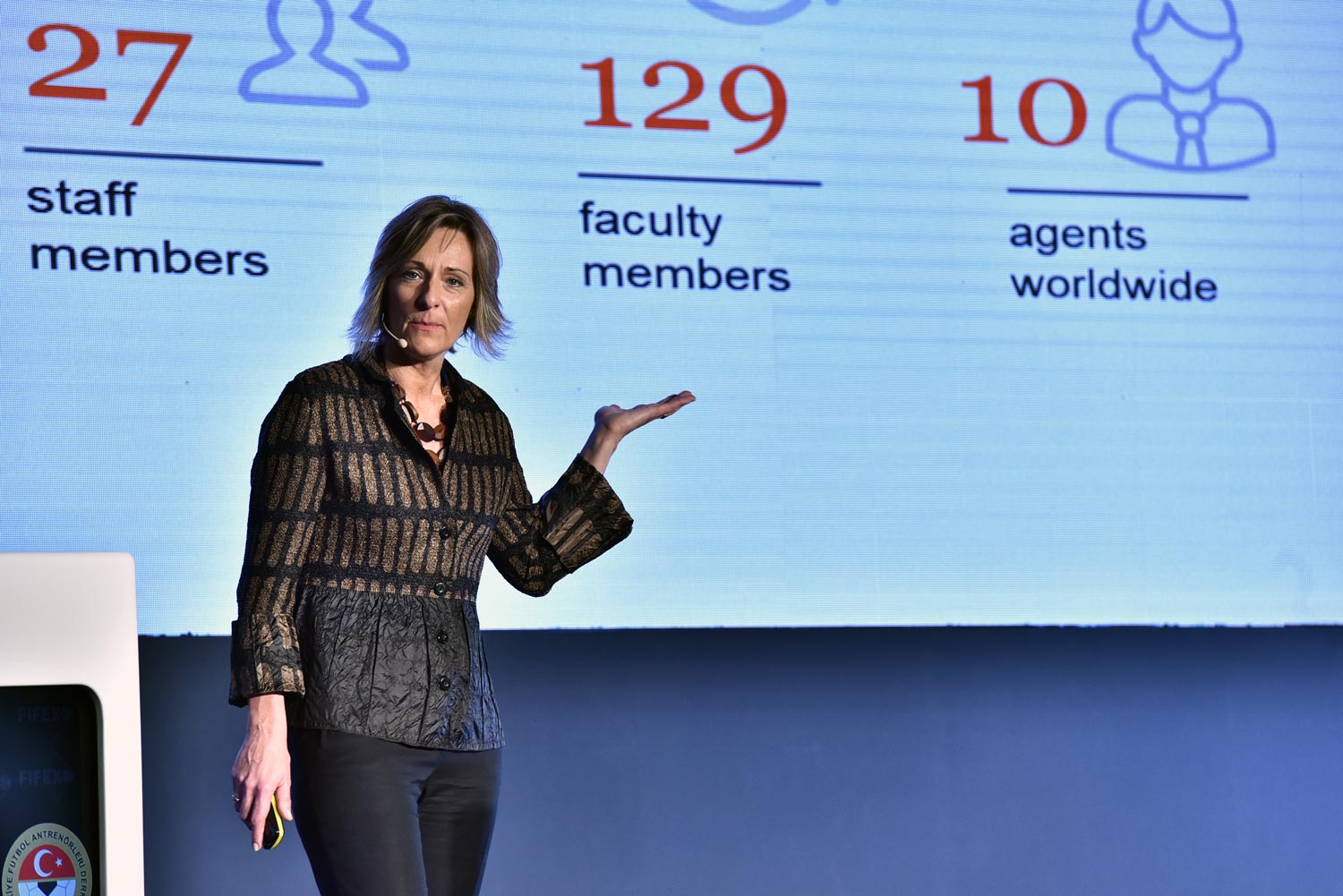 Johan Cruyff Institute recibe el premio a la ‘Mayor Contribución a la formación en Administración del Fútbol’, en FIFEX