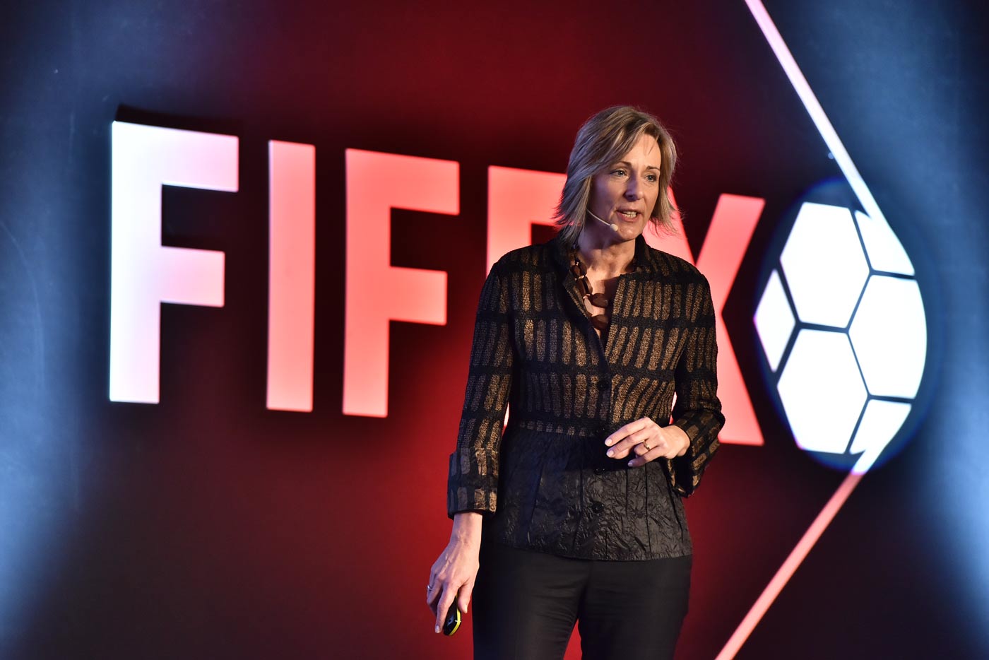 Johan Cruyff Institute receives the award as the 'Greatest Contributor in Football Education' at FIFEX