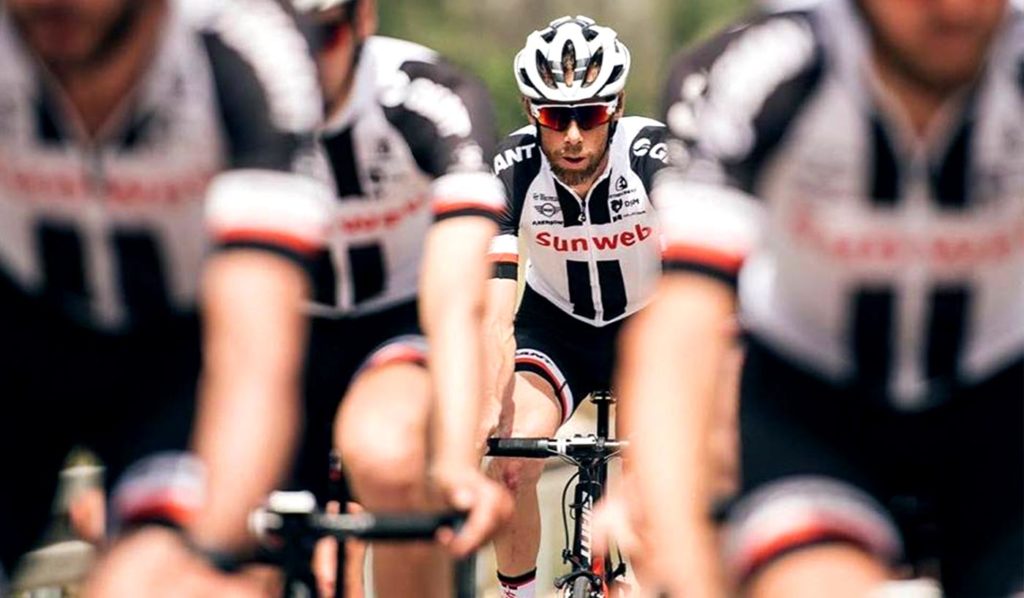 "Live slow, ride fast", the motto of a coach named Laurens Ten Dam - Johan Cruyff Institute