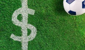 "Históricamente, hemos visto que algunos clubs destinan el cien por cien de sus ingresos al salario de jugadores y eso es ilógico”