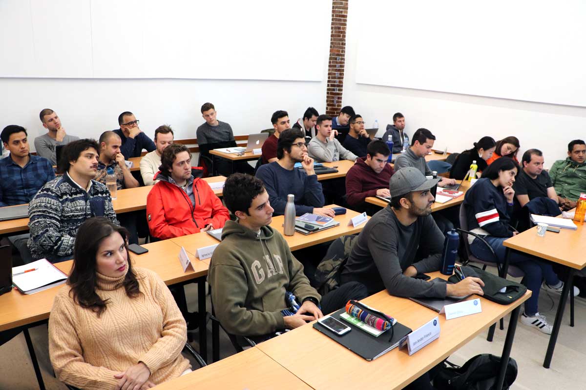 Entrepreneurs from the sports industry visit Johan Cruyff Institute