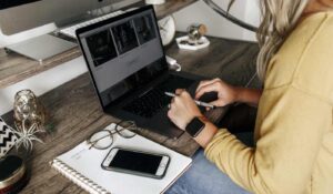 Covid-19: Work-life balance and remote working as a measure of work effectiveness