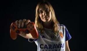 LaurixGame: "Estoy muy orgullosa de haber abierto camino para otras mujeres en FIFA"