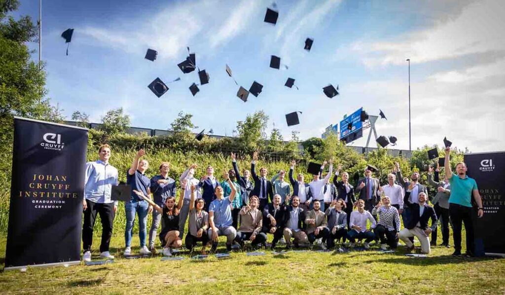 Courage, awareness and commitment: the inspiration of Johan Cruyff, present at the Johan Cruyff Institute graduations.