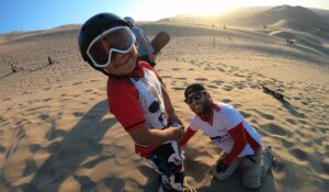 Sueños de arena: un proyecto social de sandboard nacido en las dunas de Perú