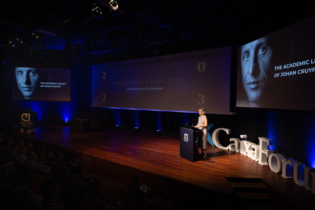 Espíritu olímpico en las graduaciones 2023 de Johan Cruyff Institute