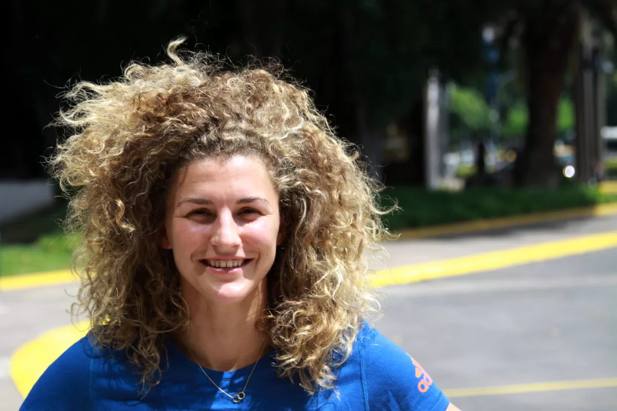 A young Maria Verschoor during her study period at Johan Cruyff Academy. Maria is participating as a top hockey player in Paris 2024.