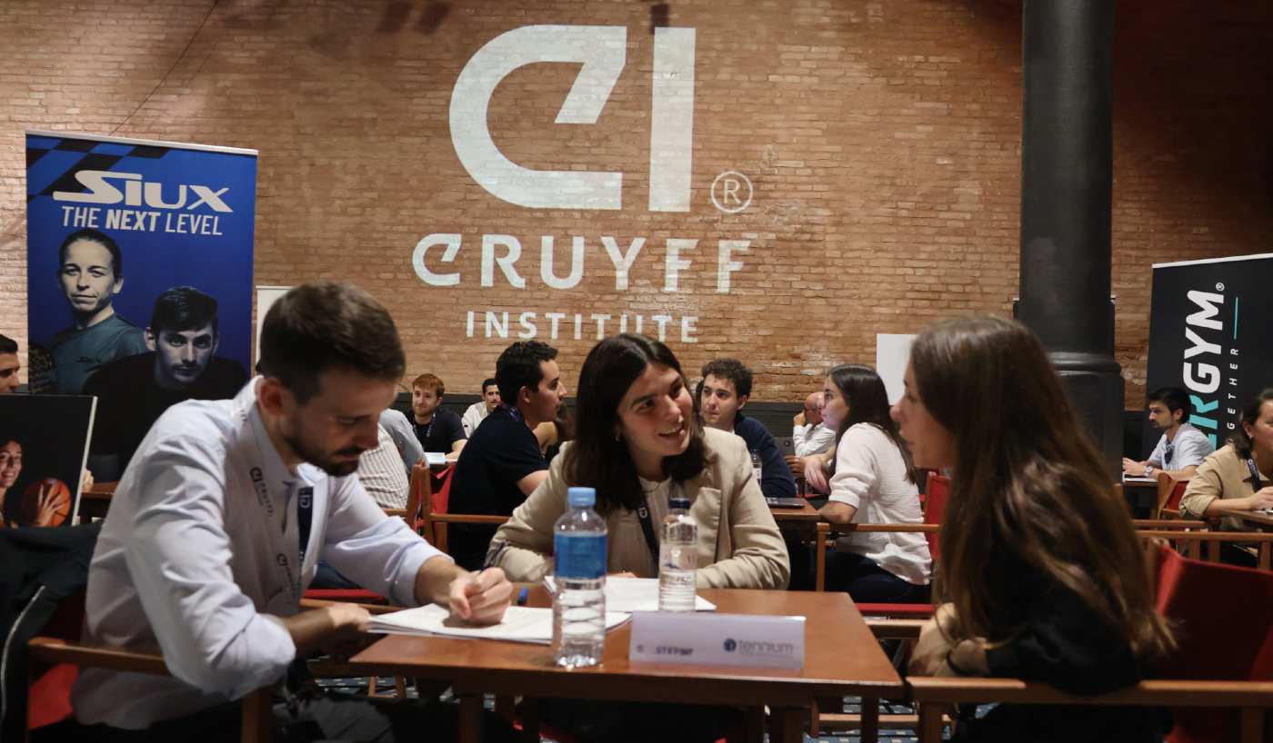 Gestión deportiva: cómo elegir especialización y formación según tu perfil profesional