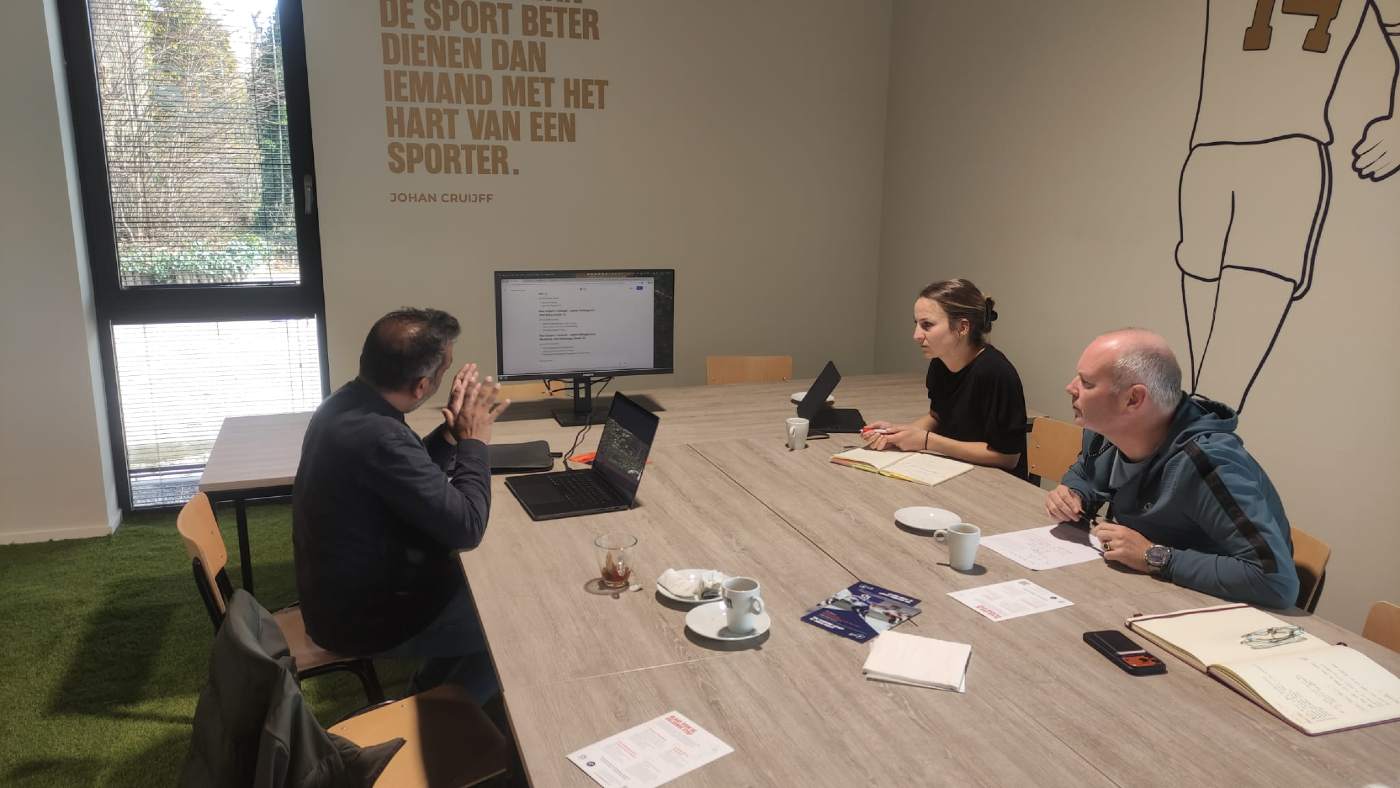 Cruyff Education Hub de Heerenveen recibe la visita del Programa Nacional Portugués de Carrera Dual (UAARE)